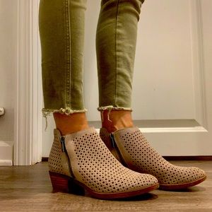 Lucky Brand booties 6.5 gray